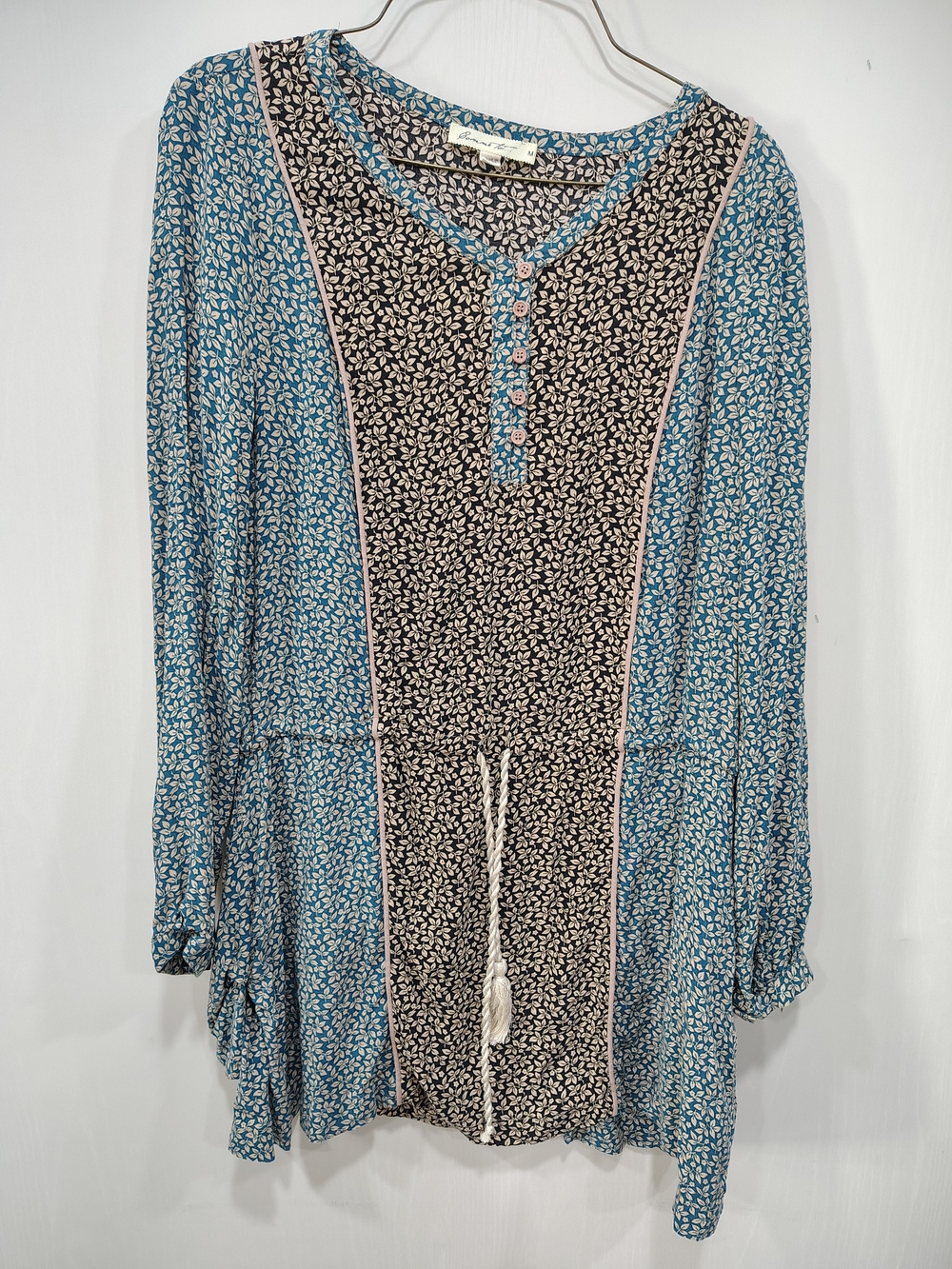Eamonn Fash. Floral V-Neck Blouse in Navy & Cream with Blue Trim